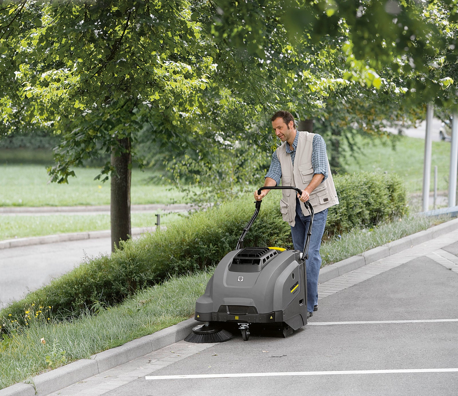 Karcher KM75/40 W BP Commercial Walk-Behind Vacuum Sweeper