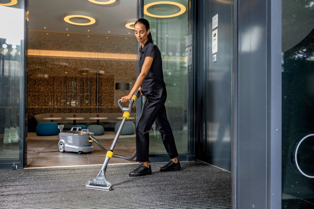 Karcher Puzzi 10/1 Commercial Spray Extractor